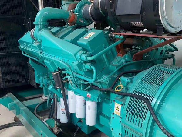 道真更换100kW柴油发电机组机油时，需要注意哪些事项？